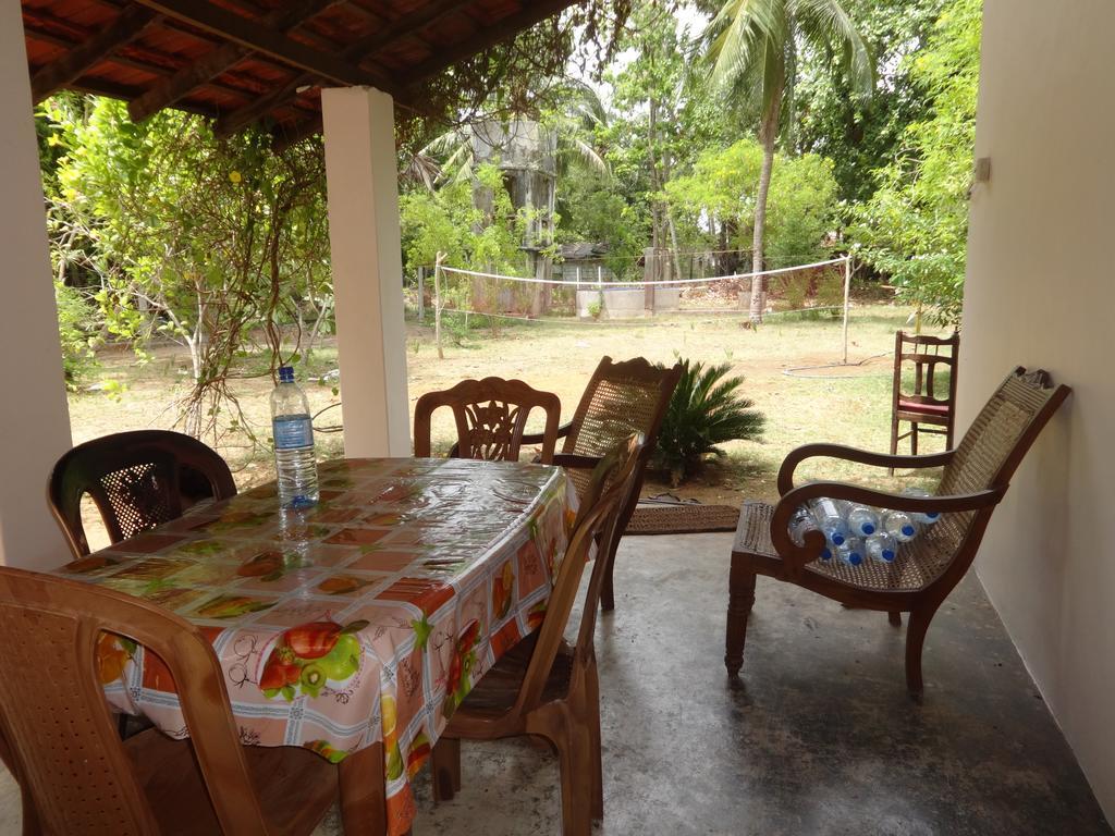Neem Beach House Trincomalee Exteriör bild