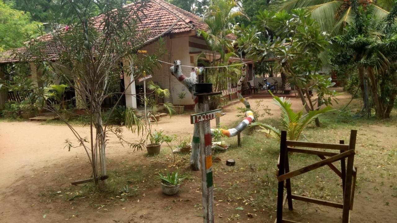 Neem Beach House Trincomalee Exteriör bild